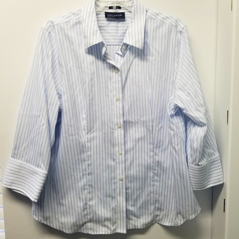 Jones New York women's white blouse with light blue stripes, 3/4 cuff sleeve